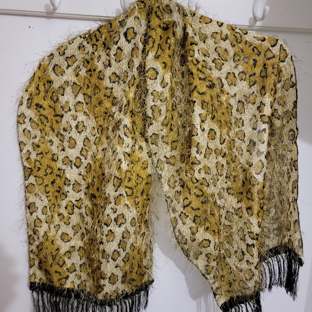 Leopard scarf - Picture 3 of 5